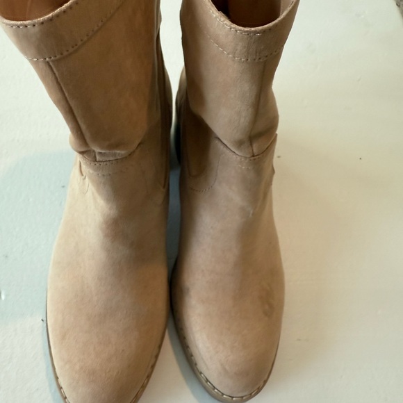 LOFT Tan Women's Suede Ankle Boots Size 10 - Picture 2 of 6